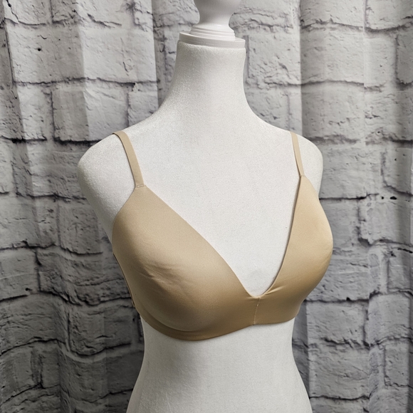 SKIMS Wireless Form T Shirt Bra In Sand Size 34D NWT - Picture 2 of 14